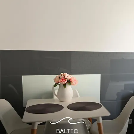 Baltic Kolobrzeg, 800m Sea, Baltycka *